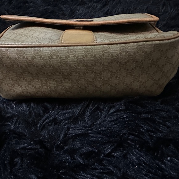 Celine - Picture 4 of 4